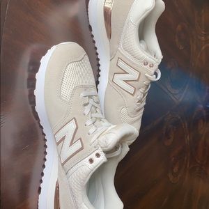 Ladies 8.5 new balance tennis shoes